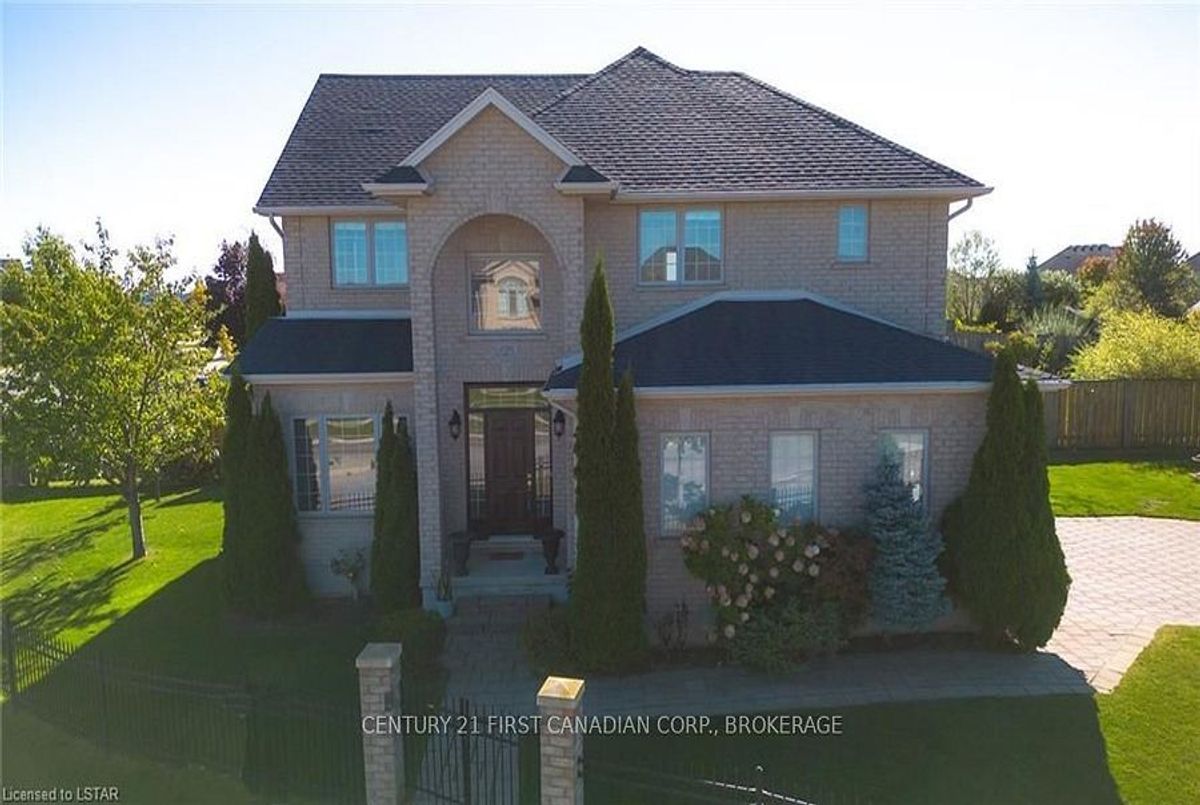 2016 Beaverbrook Avenue London North 2016 Beaverbrook Avenue London North