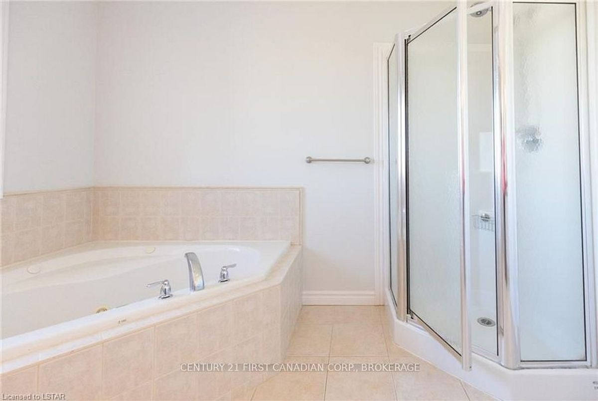 2016 Beaverbrook Avenue London North 2016 Beaverbrook Avenue London North