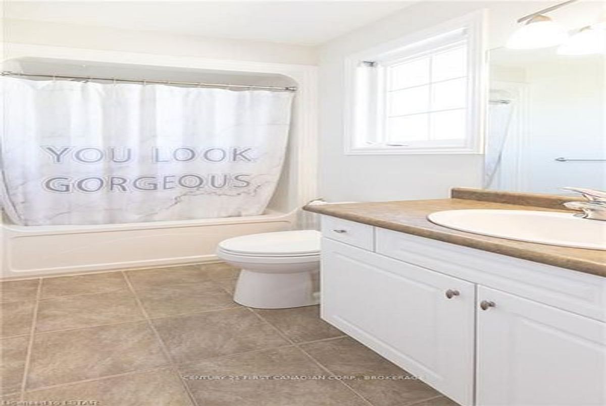 2016 Beaverbrook Avenue London North 2016 Beaverbrook Avenue London North