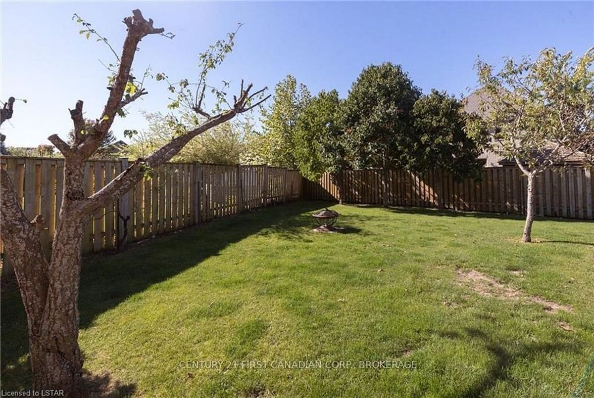 2016 Beaverbrook Avenue London North 2016 Beaverbrook Avenue London North