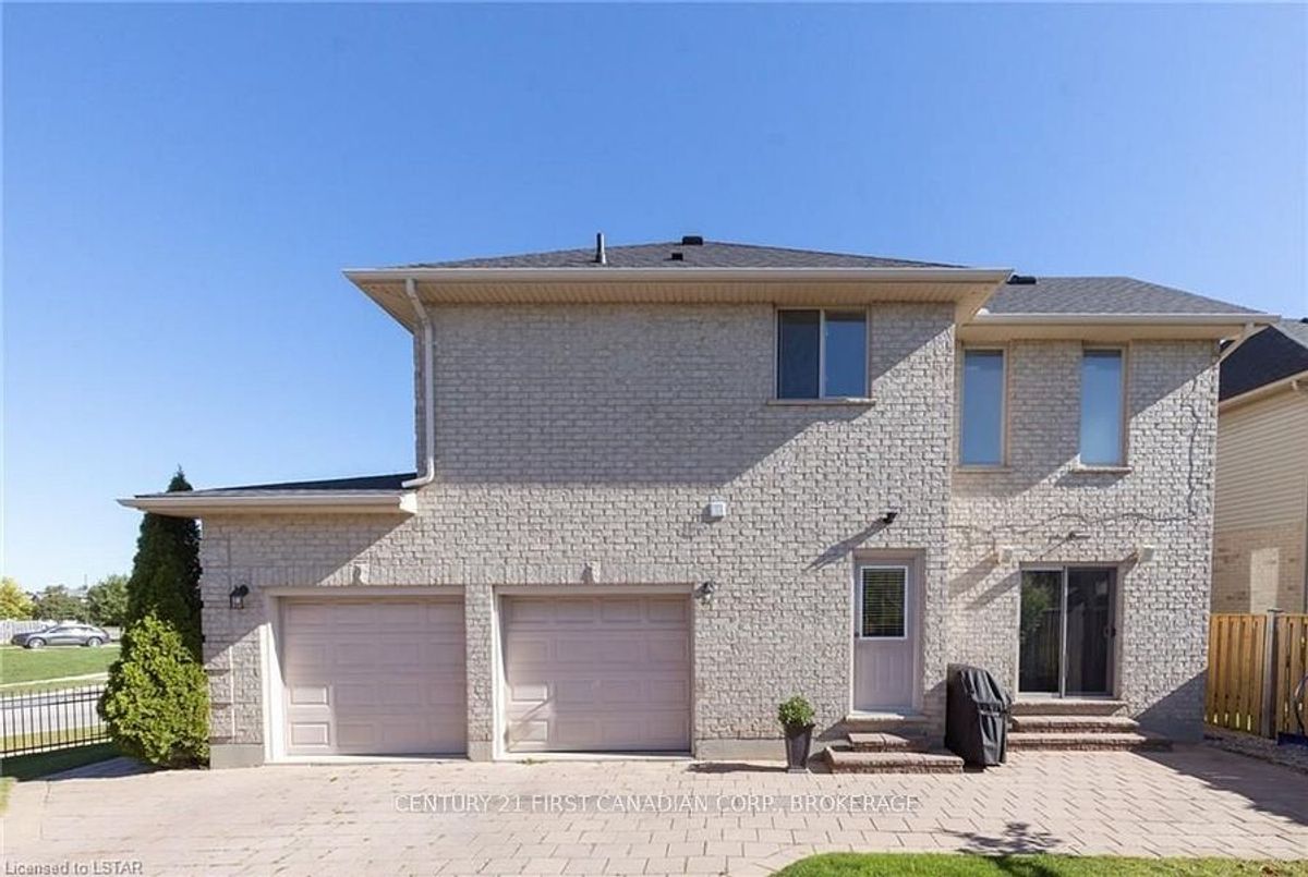 2016 Beaverbrook Avenue London North 2016 Beaverbrook Avenue London North