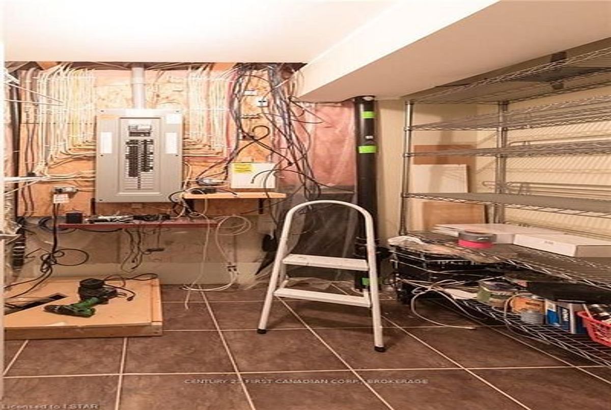 2016 Beaverbrook Avenue London North 2016 Beaverbrook Avenue London North