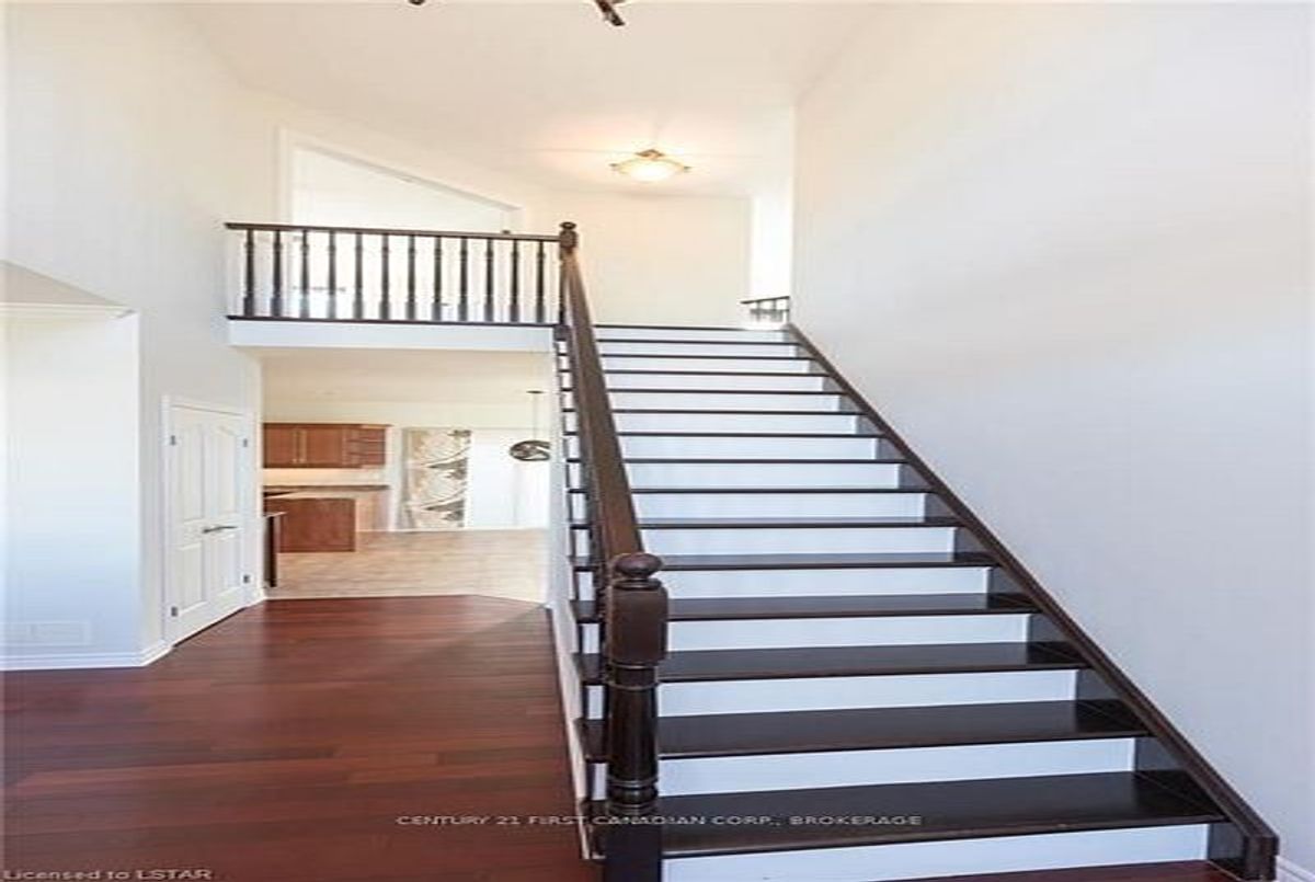 2016 Beaverbrook Avenue London North 2016 Beaverbrook Avenue London North