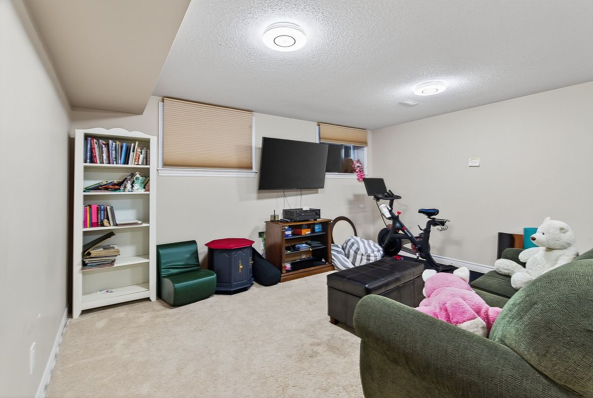 1208 Iris Drive Kingston 1208 Iris Drive Kingston