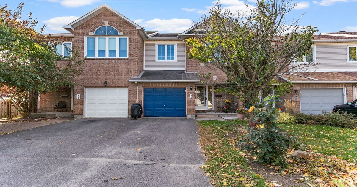 32 Crownridge Drive Kanata