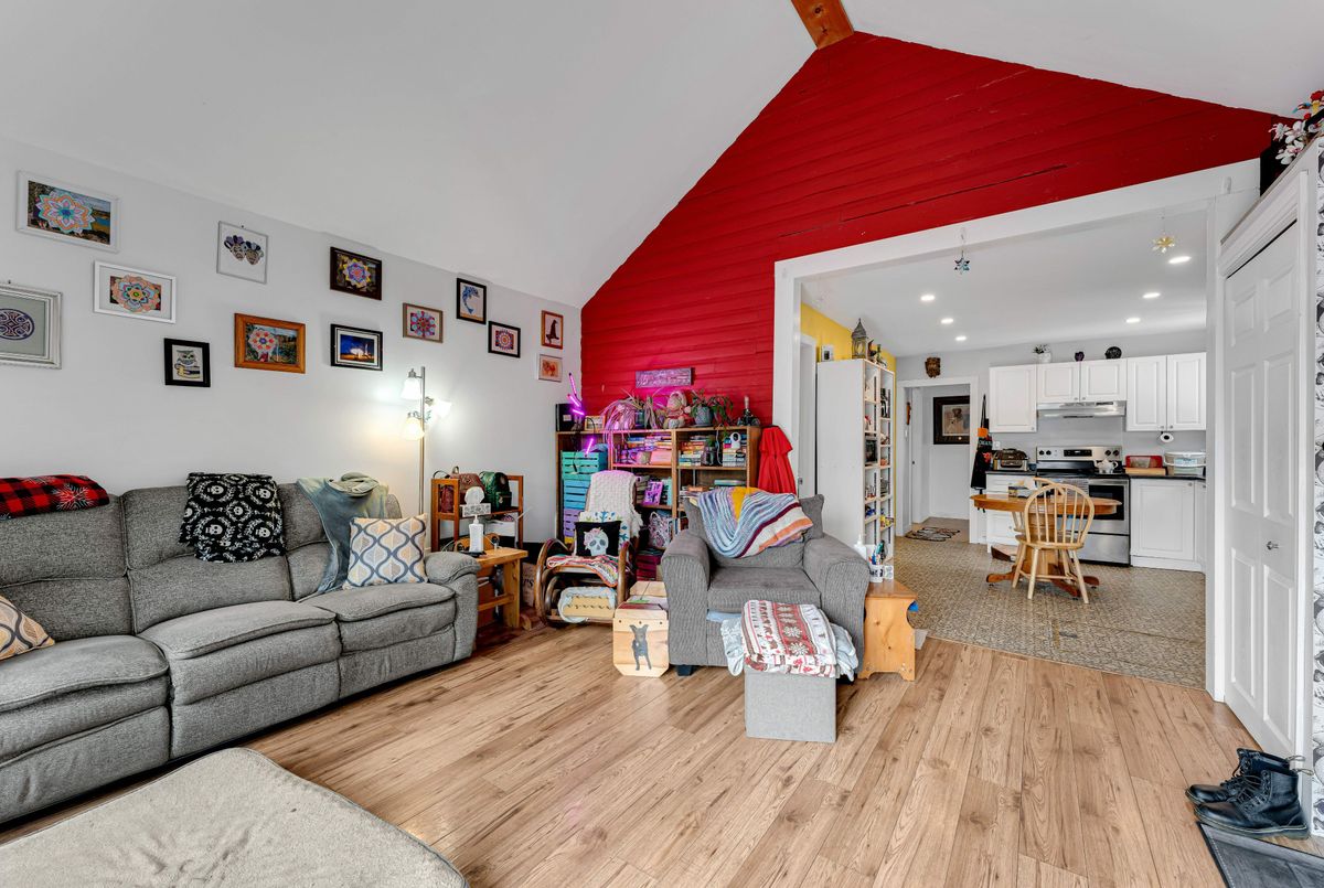 336 Elliott Avenue Kingston 336 Elliott Avenue Kingston