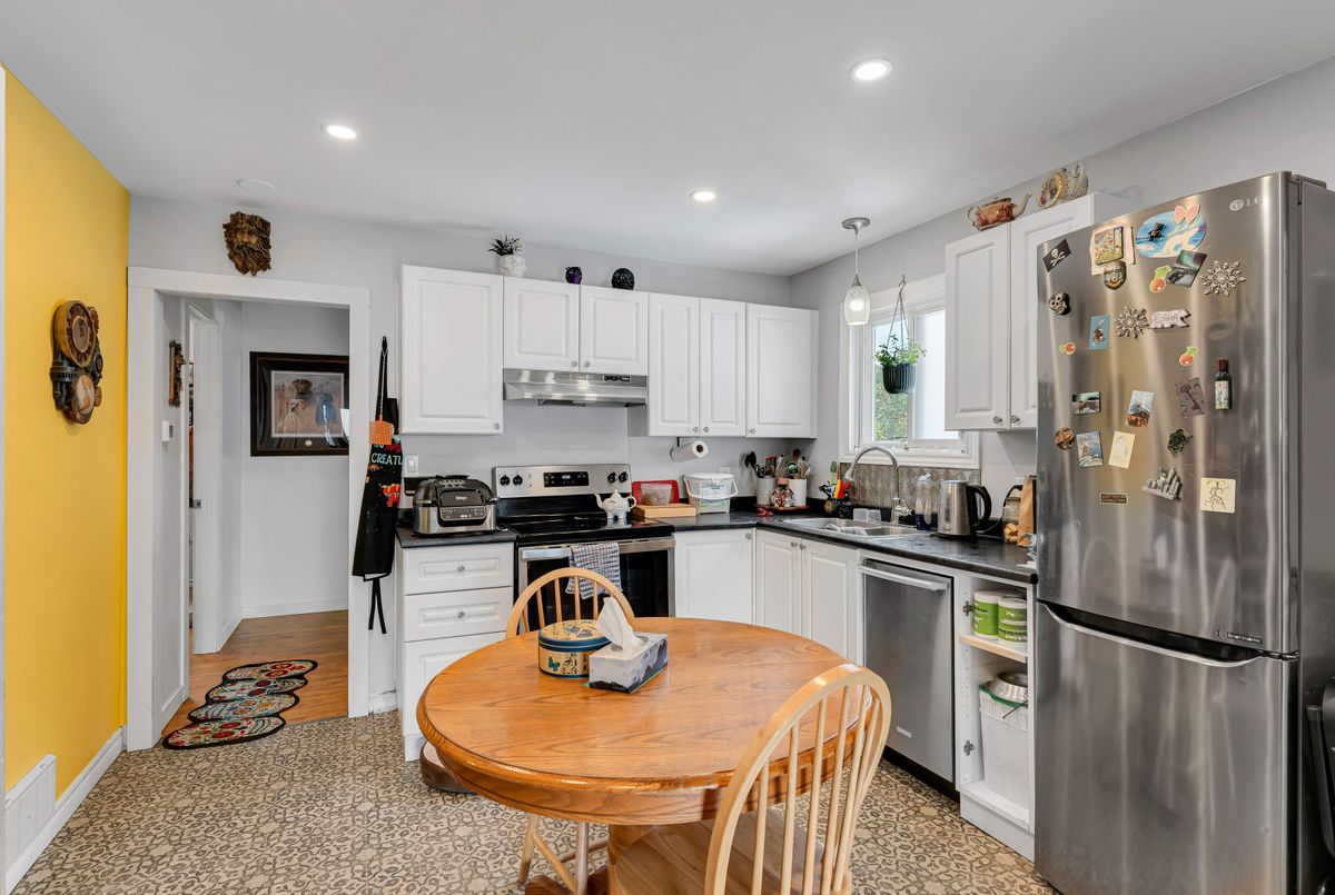 336 Elliott Avenue Kingston 336 Elliott Avenue Kingston