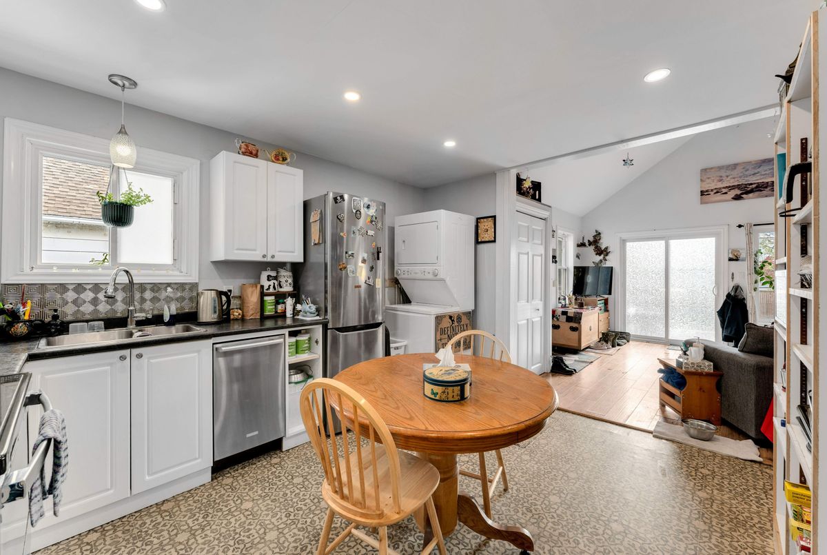 336 Elliott Avenue Kingston 336 Elliott Avenue Kingston