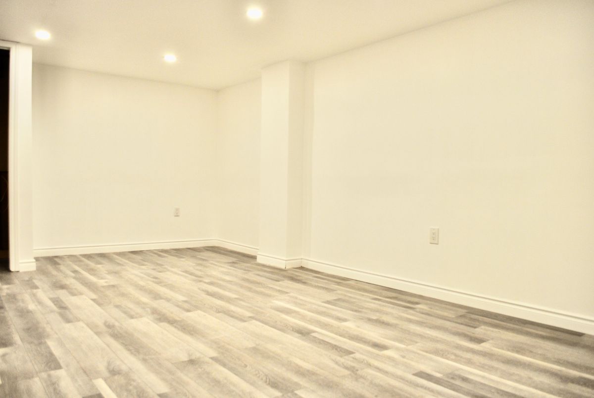 371 Speight Boulevard London East 371 Speight Boulevard London East