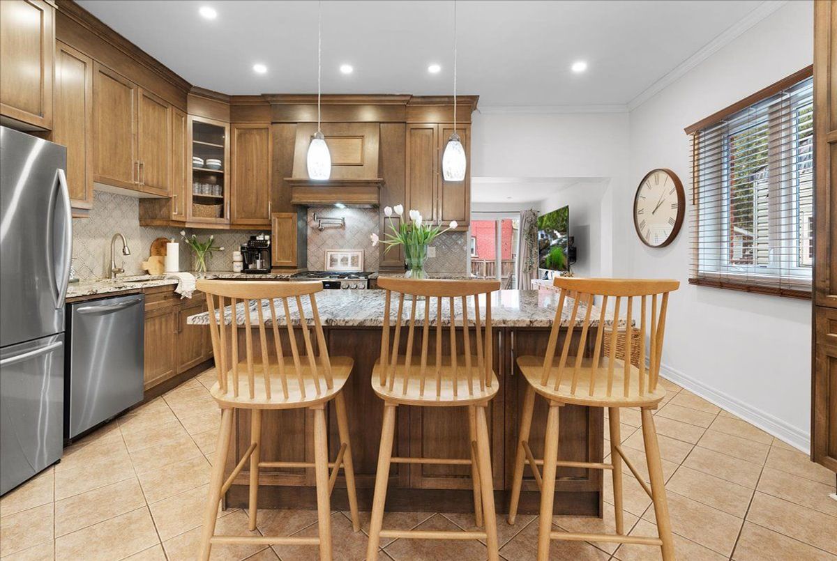 336 Emerald Street N Hamilton 336 Emerald Street N Hamilton