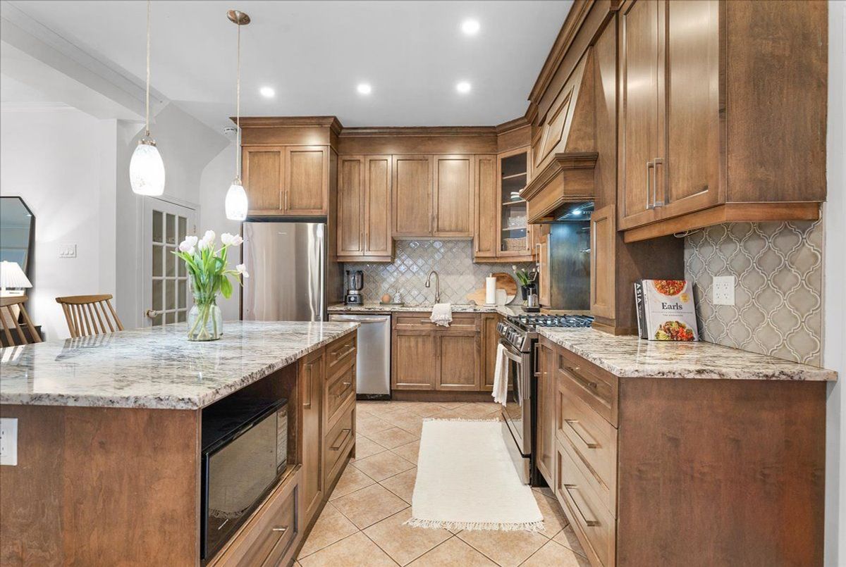 336 Emerald Street N Hamilton 336 Emerald Street N Hamilton