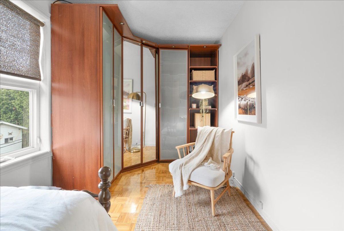 336 Emerald Street N Hamilton 336 Emerald Street N Hamilton