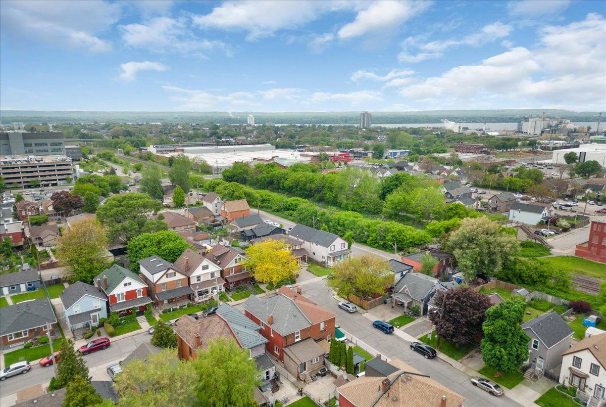 336 Emerald Street N Hamilton 336 Emerald Street N Hamilton