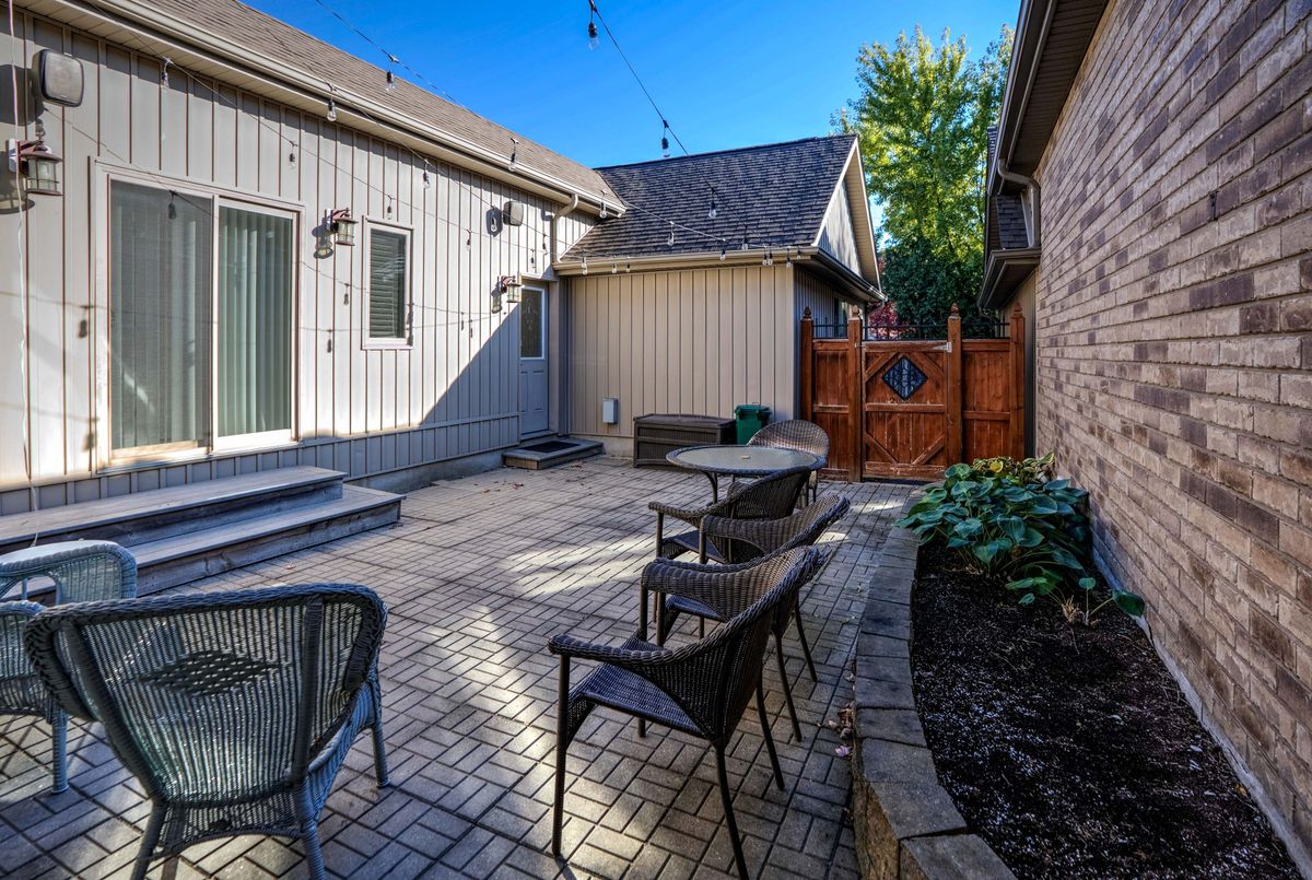 688 Augusta Drive Kingston 688 Augusta Drive Kingston