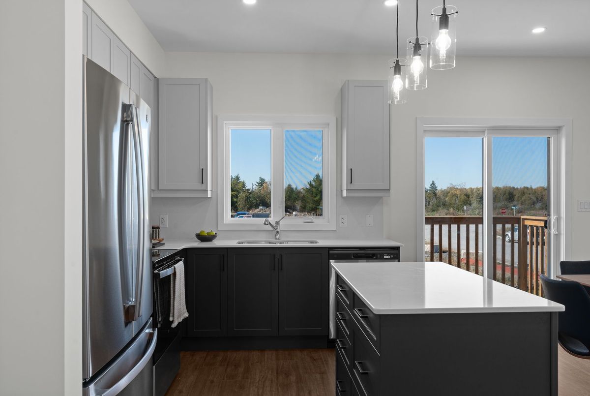 112 Creighton Drive Loyalist 112 Creighton Drive Loyalist