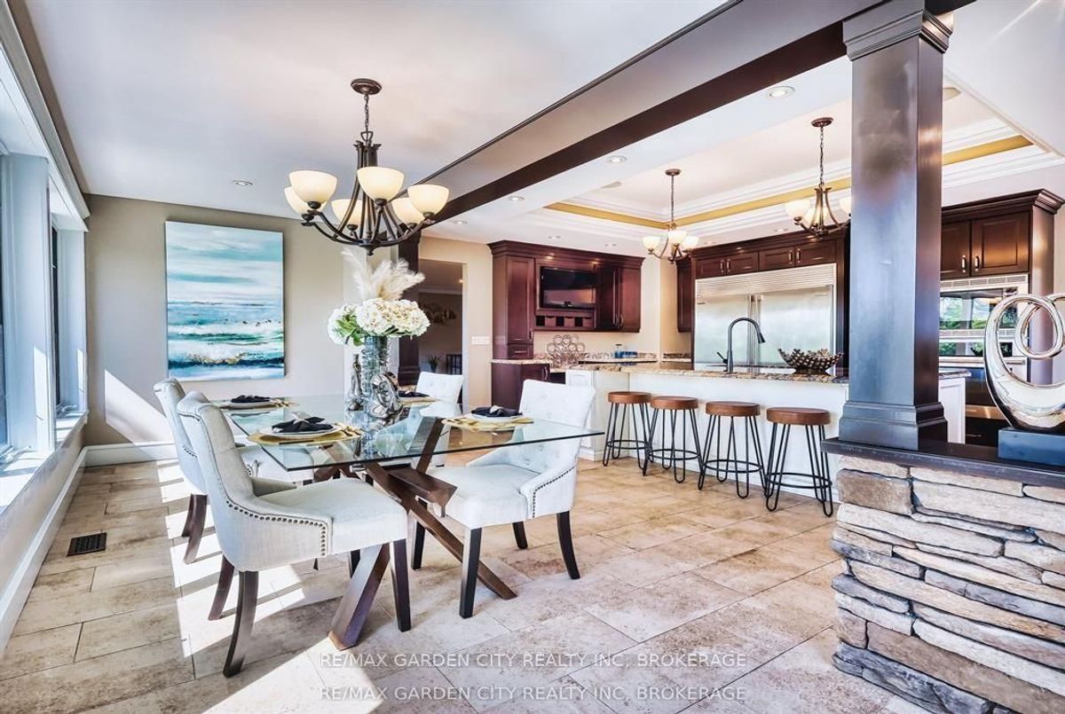 28 MARSDALE Drive St. Catharines 28 MARSDALE Drive St. Catharines