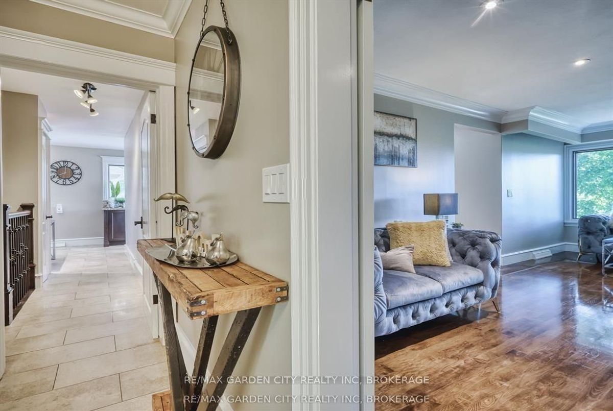 28 MARSDALE Drive St. Catharines 28 MARSDALE Drive St. Catharines