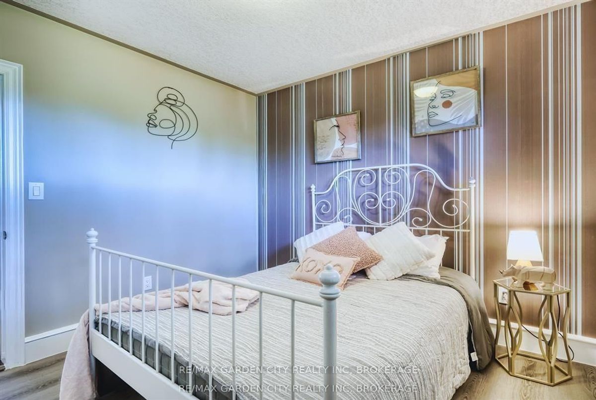 28 MARSDALE Drive St. Catharines 28 MARSDALE Drive St. Catharines