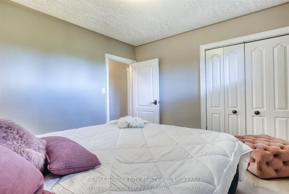 28 MARSDALE Drive St. Catharines 28 MARSDALE Drive St. Catharines