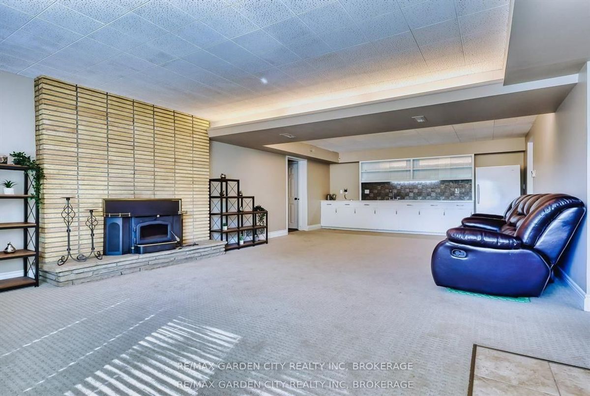 28 MARSDALE Drive St. Catharines 28 MARSDALE Drive St. Catharines