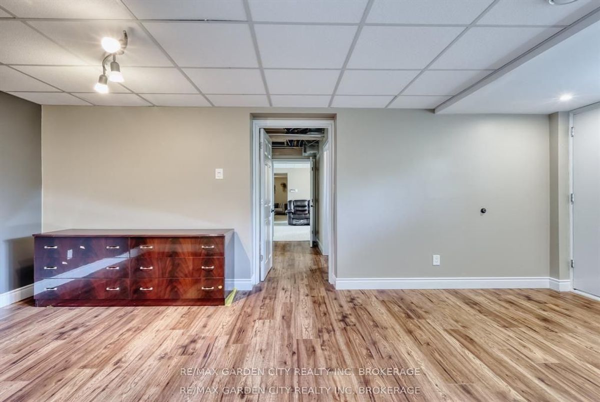 28 MARSDALE Drive St. Catharines 28 MARSDALE Drive St. Catharines