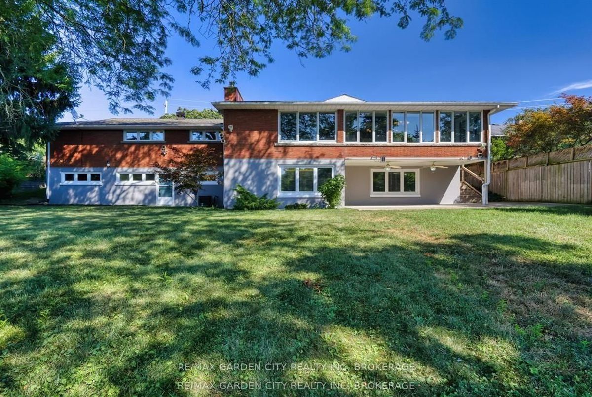 28 MARSDALE Drive St. Catharines 28 MARSDALE Drive St. Catharines