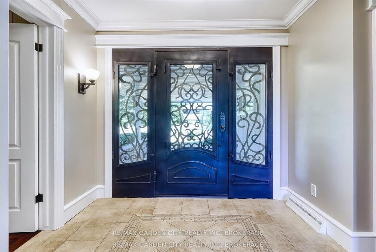 28 MARSDALE Drive St. Catharines 28 MARSDALE Drive St. Catharines