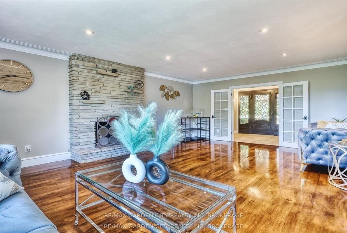 28 MARSDALE Drive St. Catharines 28 MARSDALE Drive St. Catharines