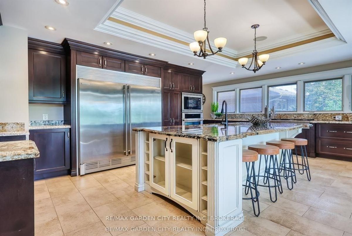 28 MARSDALE Drive St. Catharines 28 MARSDALE Drive St. Catharines