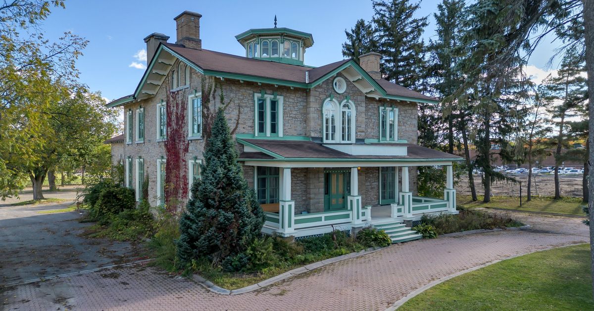 389 King Street Gananoque