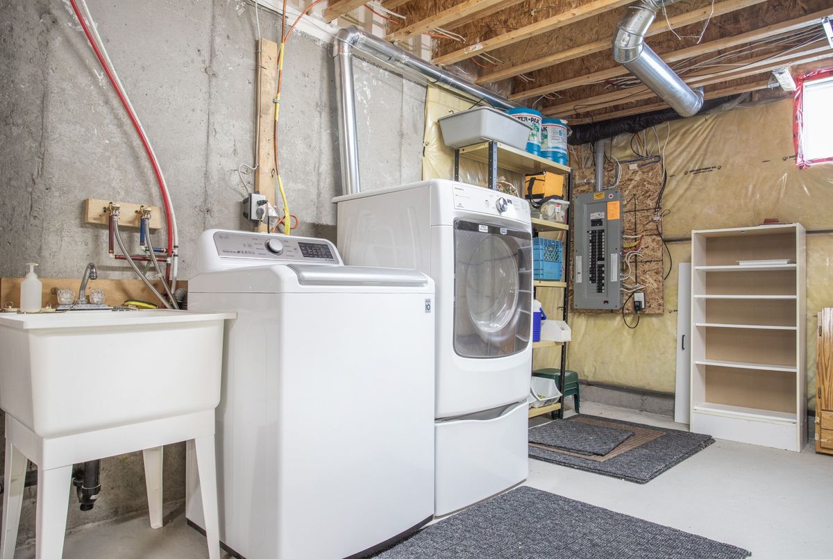 695 Henderson Drive Cobourg 695 Henderson Drive Cobourg