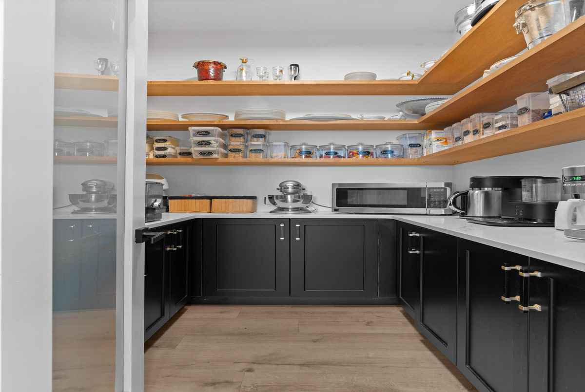 245 Mann Drive Kingston 245 Mann Drive Kingston