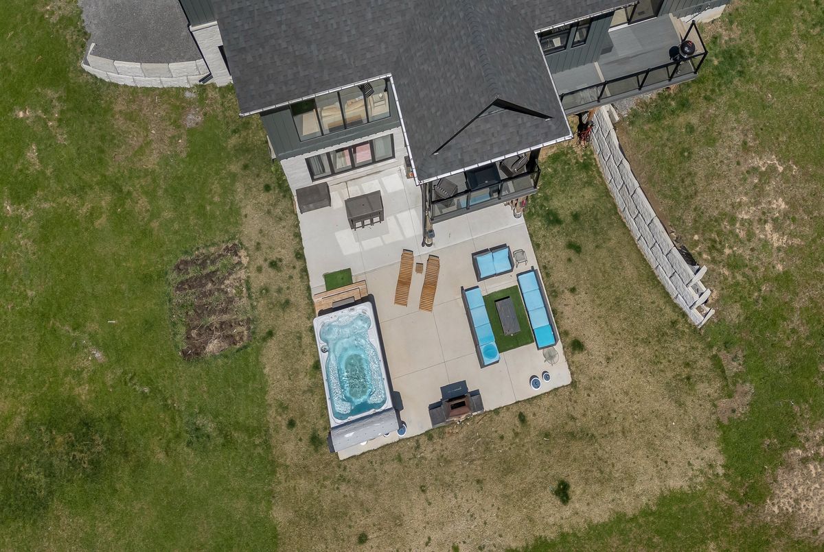 245 Mann Drive Kingston 245 Mann Drive Kingston