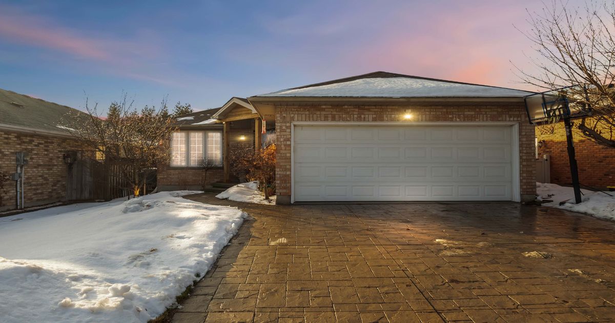 559 Thornwood Drive London North