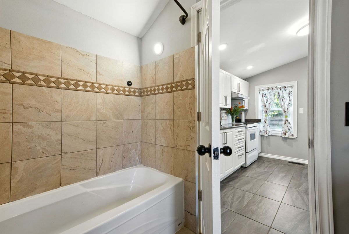 4 Woodland Avenue St. Catharines 4 Woodland Avenue St. Catharines