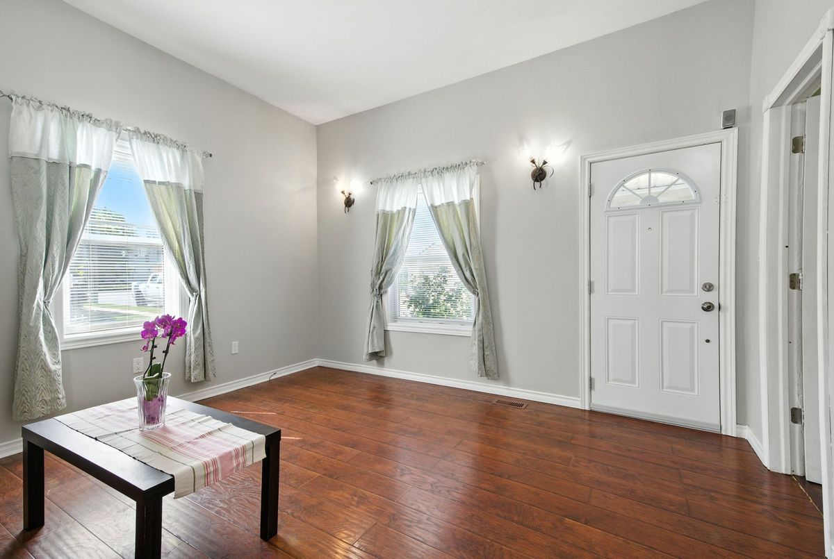 4 Woodland Avenue St. Catharines 4 Woodland Avenue St. Catharines