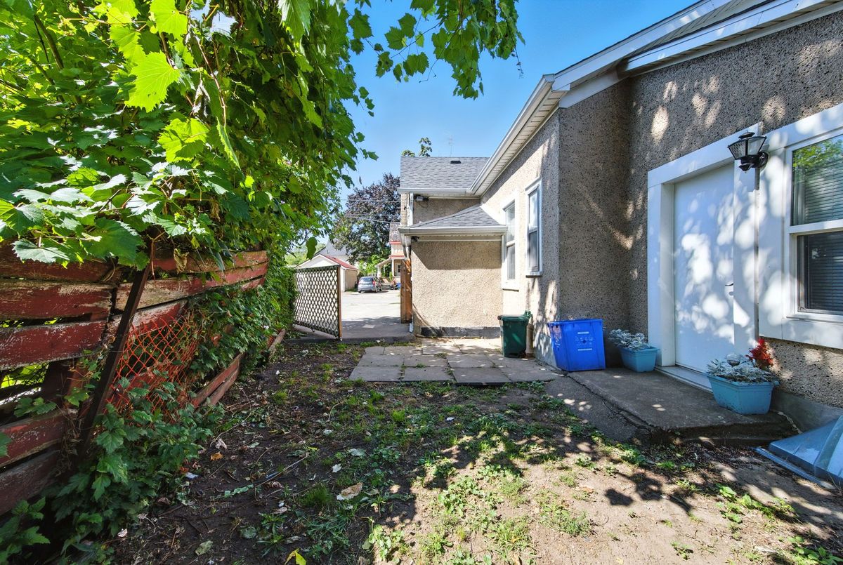 4 Woodland Avenue St. Catharines 4 Woodland Avenue St. Catharines