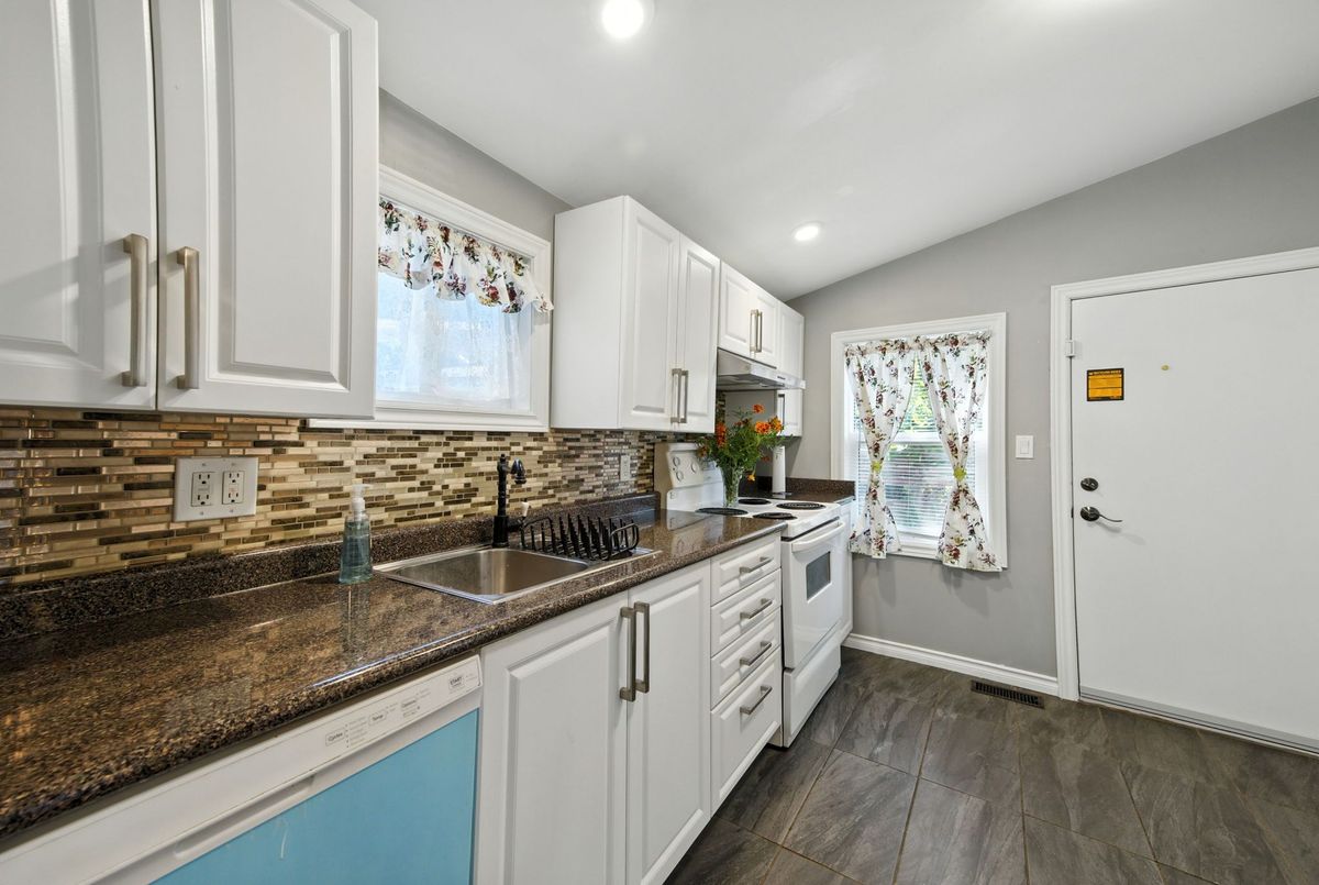 4 Woodland Avenue St. Catharines 4 Woodland Avenue St. Catharines