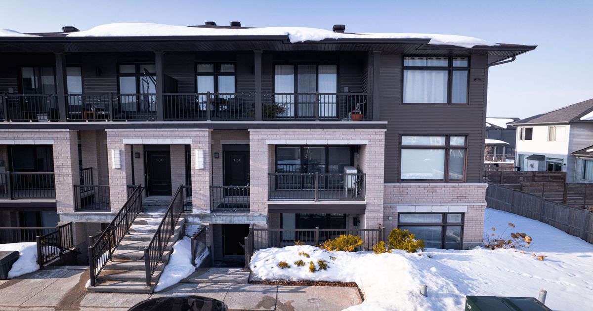 10 Jaguar Private Kanata