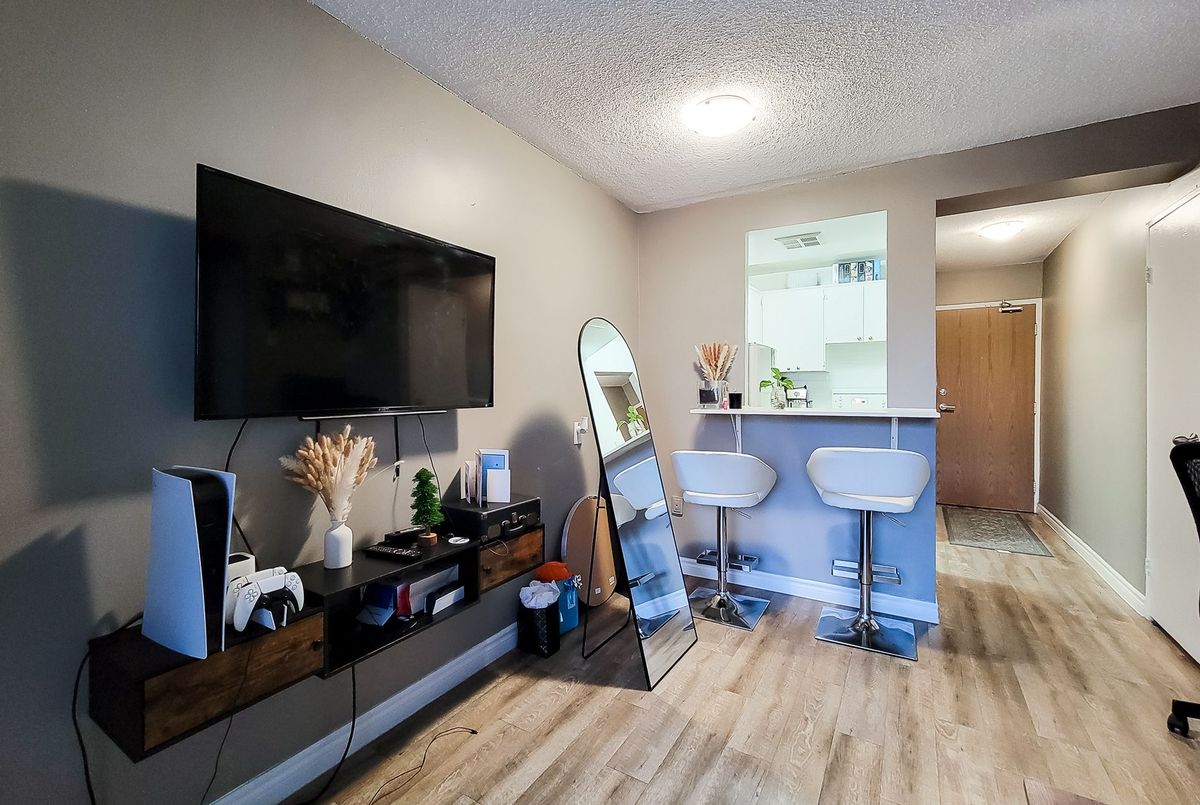 150 Charlton Avenue E Hamilton 150 Charlton Avenue E Hamilton