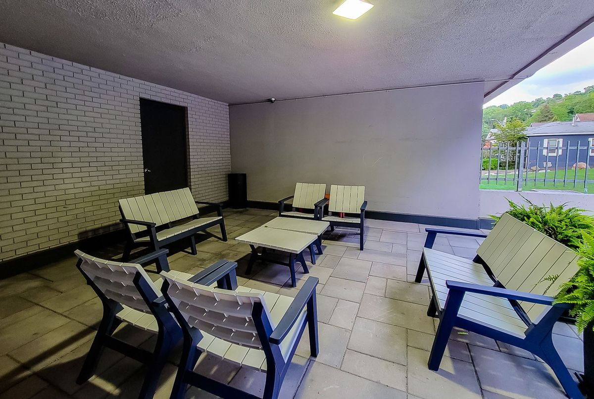 150 Charlton Avenue E Hamilton 150 Charlton Avenue E Hamilton