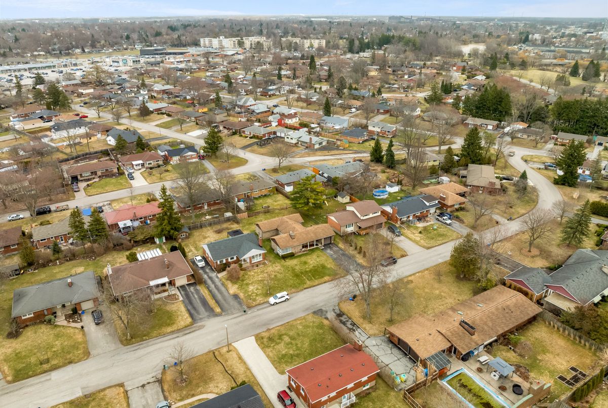 9 Caithness Drive Welland 9 Caithness Drive Welland