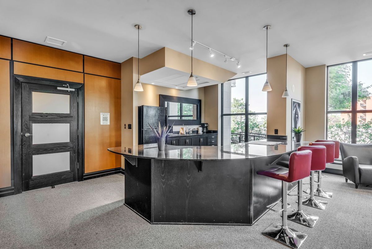 75 Cleary Avenue Carlingwood - Westboro and Area 75 Cleary Avenue Carlingwood - Westboro and Area
