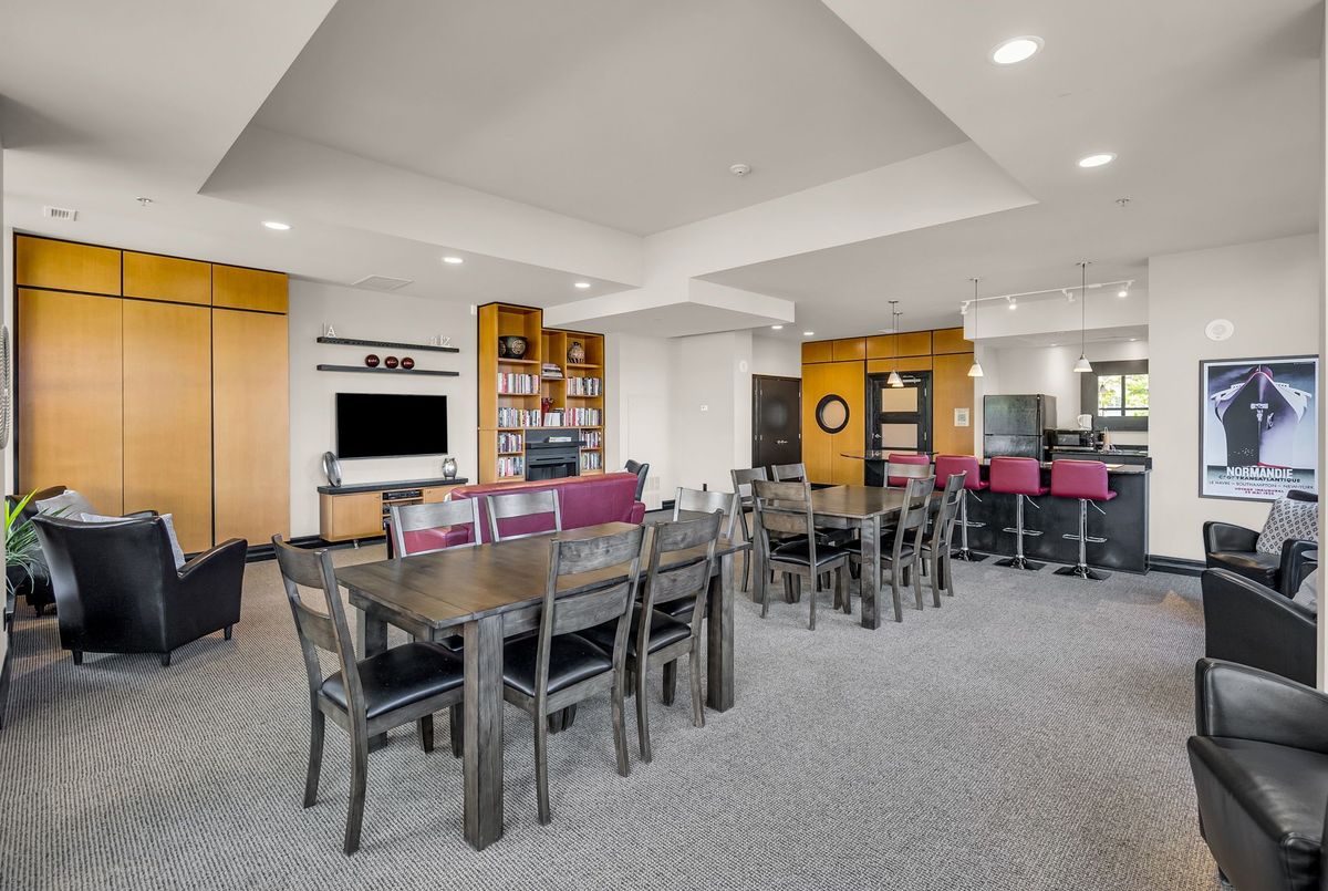 75 Cleary Avenue Carlingwood - Westboro and Area 75 Cleary Avenue Carlingwood - Westboro and Area
