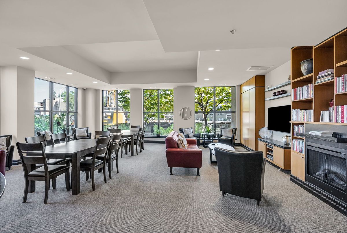 75 Cleary Avenue Carlingwood - Westboro and Area 75 Cleary Avenue Carlingwood - Westboro and Area