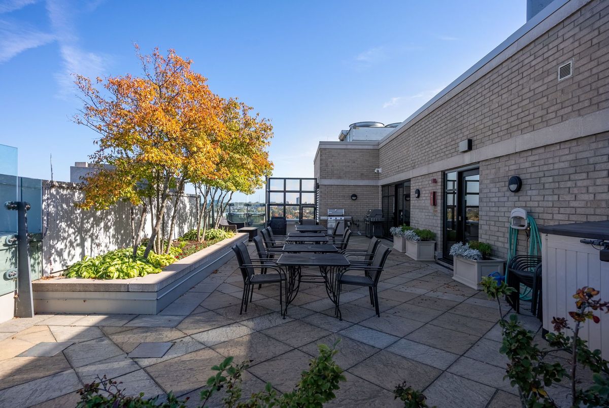 75 Cleary Avenue Carlingwood - Westboro and Area 75 Cleary Avenue Carlingwood - Westboro and Area