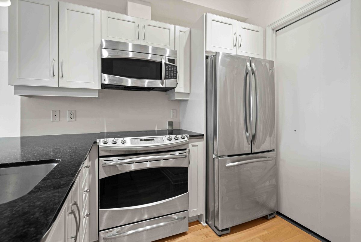 75 Cleary Avenue Carlingwood - Westboro and Area 75 Cleary Avenue Carlingwood - Westboro and Area