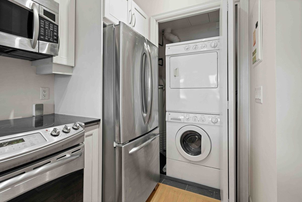 75 Cleary Avenue Carlingwood - Westboro and Area 75 Cleary Avenue Carlingwood - Westboro and Area