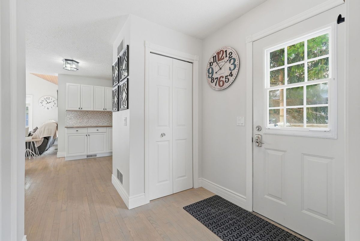 25 JOHN Street W Minto 25 JOHN Street W Minto