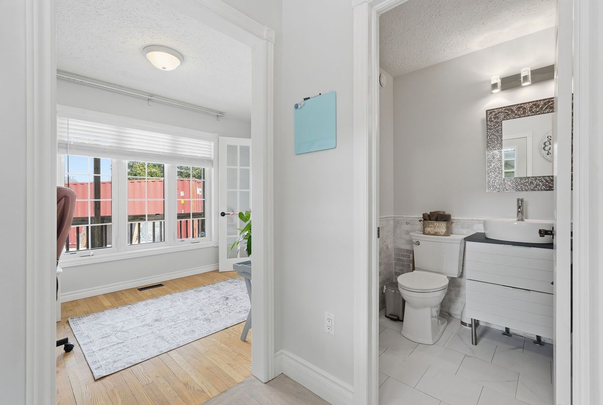 25 JOHN Street W Minto 25 JOHN Street W Minto